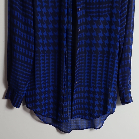 VINCE CAMUTO Houndstooth Print Blue and Black Button Up Size Small - Picture 4 of 13